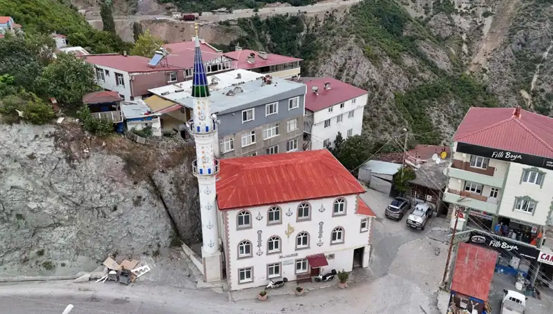 Çelik Minare Siparişlerinin Patlama Yaşadığı Türkiye: Maliyet 500 Bin Lira!