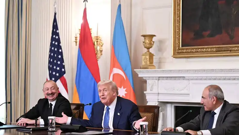 Aliyev'den Ermenistan'a Anayasa Çağrısı: Zaman Kaybetmenin Anlamı Yok!