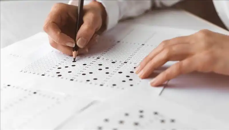 Okulda Sınav Soruları Çalarken Yakalanan Anneye Şok Ceza