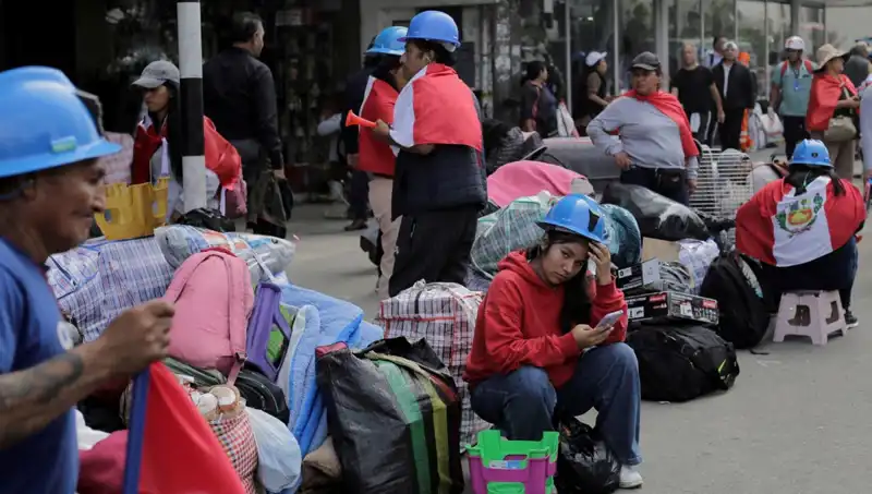 Peru'da Madenciler Sokakları Tıklım Tıklım Dolduruyor: Protestolar Büyüyor