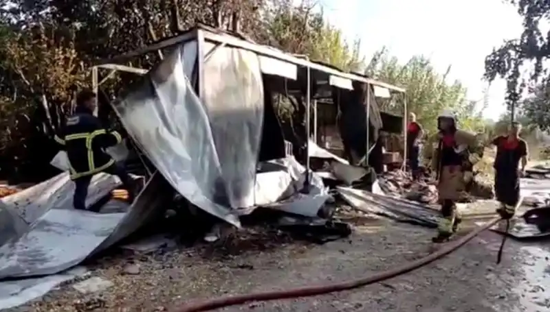 Hatay'da Konteyner Yangını: Büyük Felaket Kullanılamaz Hale Getirdi