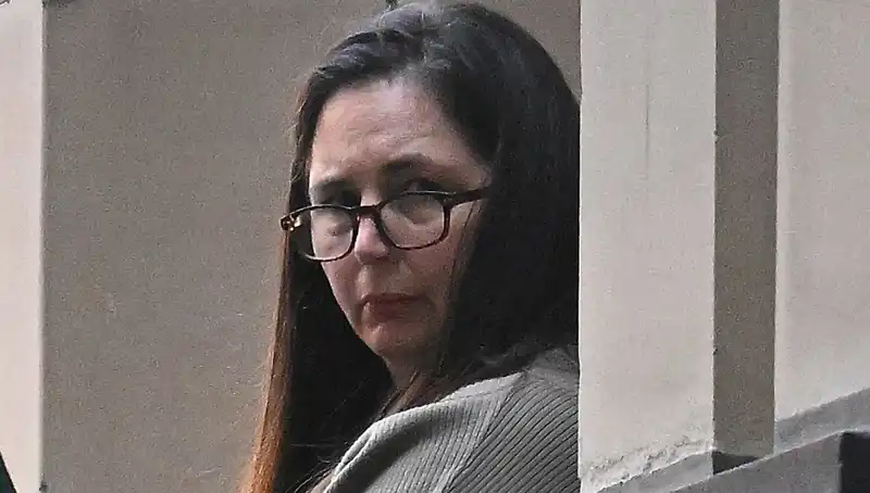 Zehirli Mantarlar: Renkli Tabakların Ardındaki Korkunç Suçun Anatomisi