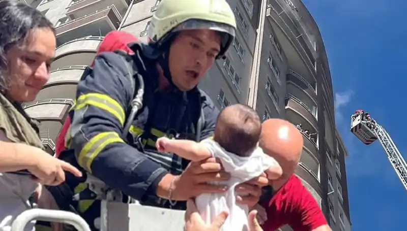 Kayseri'deki 14 Katlı Binada Yangın: Korku Dolu Anlar ve Kurtarma Operasyonu