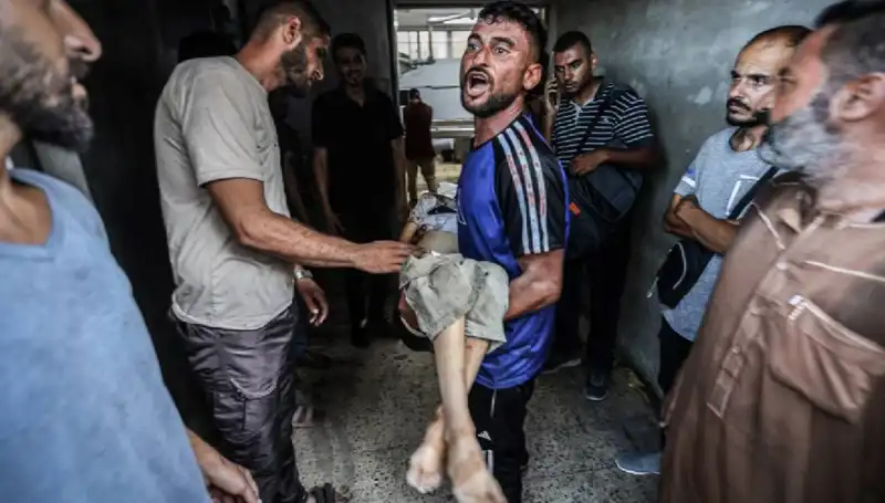 İsrail'in Gazze'deki Tüyler Ürperten Saldırısı: 90 Filistinli Hayatını Kaybetti