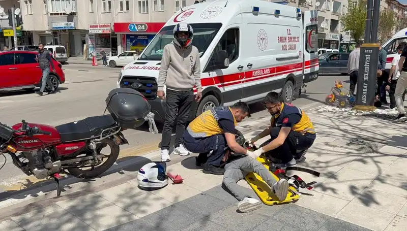 Aksaray'da Motosiklet Kazası: İki Kişi Yaralandı, Detaylar Üzücü!