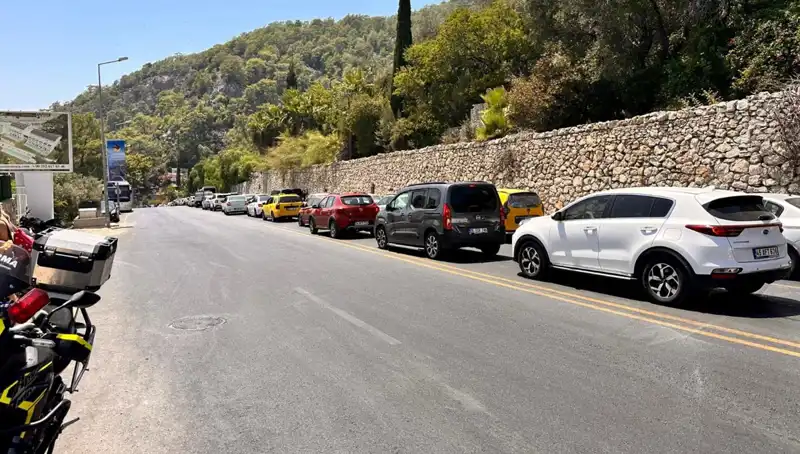 Fethiye-Ölüdeniz Yolu Tatilcilerle Dolu: Üç Kilometrelik Kuyruk Oluştu!
