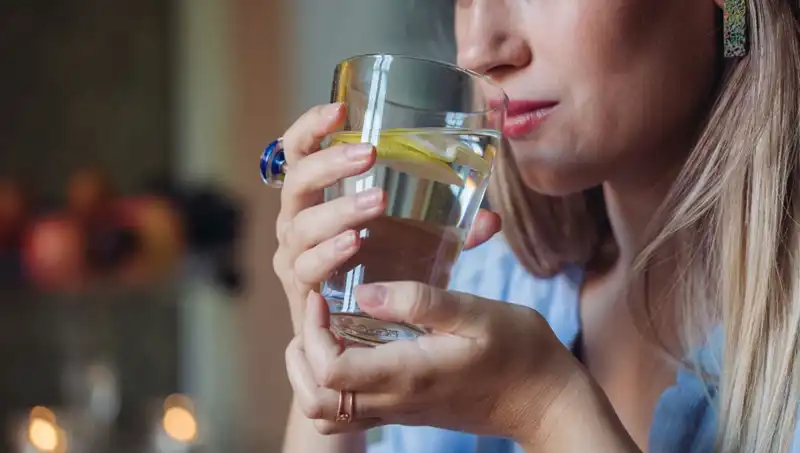 Sabahları Aç Karnına 1 Litre Su İçmenin Faydaları