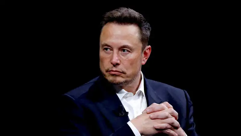 Musk’tan Çarpıcı Açıklama: Robot Cerrahlar Yakında İnsanları Geçebilir