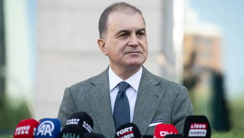 Ömer Çelik’tan Özel’e Sert Tepki: Demokratik Alanı Tehdit Eden Sözler Yok Hükmündedir