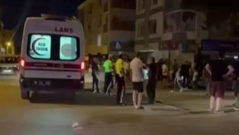 Tartışma Sonrası Alkollü Sürücü Yayaları Kamyonetle Ezdi: Şok Edici Anlar!