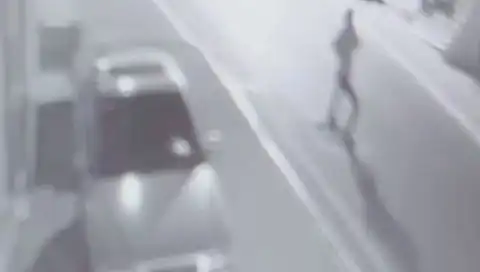 Sokak Ortasında Patlayan El Yapımı Patlayıcı: Güvenlik Alarm Verdi!