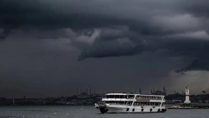 İstanbul ve Çevresinde Sağanak Yağış Alarmı: Hava Durumu Detayları Açıklandı