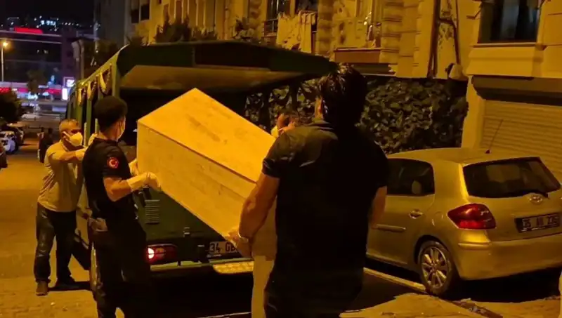 Esenyurt'ta Gizemli Bir Ölüm: Kadın Cesedi Bulundu