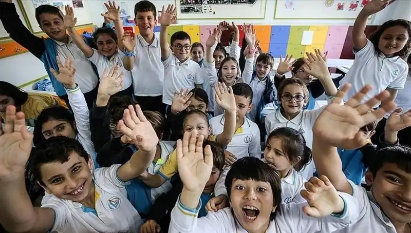 9 Günlük Tatilin Ardından Okullar Açılıyor: Öğrencileri Bekleyen Yenilikler