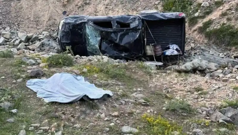 Gümüşhane'de Feci Kaza: 1 Ölü, 5 Yaralı, Detaylar Şok Edici!