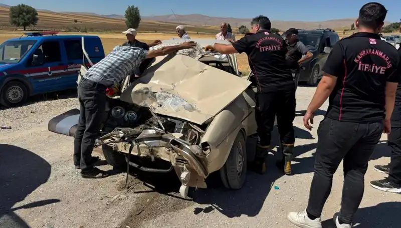 Kahramanmaraş'ta Kamyonet ve Otomobil Kaza Yaptı: Yaralılar Var