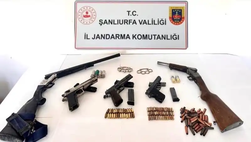 Şanlıurfa'da Ruhsatsız Silah Operasyonu: 5 Tutuklama ve Ciddi Güvenlik Endişeleri