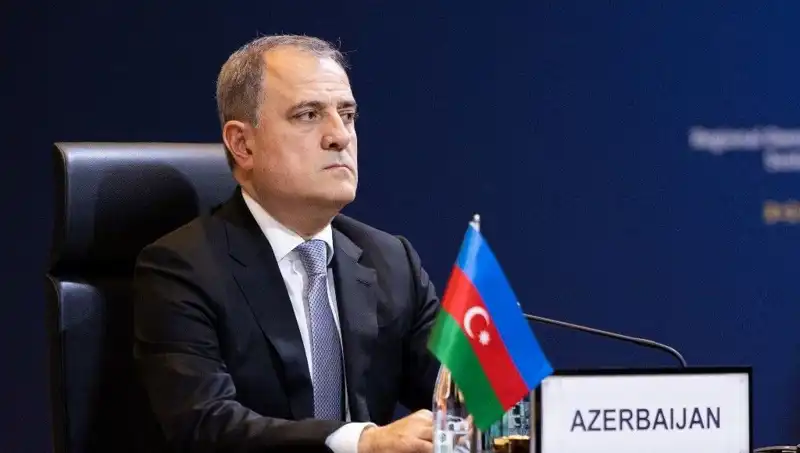 Azerbaycan ve Ermenistan Arasındaki Barış Anlaşması: Tarihi Bir Dönüm Noktası!