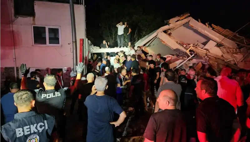 Balıkesir Sındırgı’da Şok Edici Deprem: Büyüklüğü 6,1, Hayat Kayıpları Var!