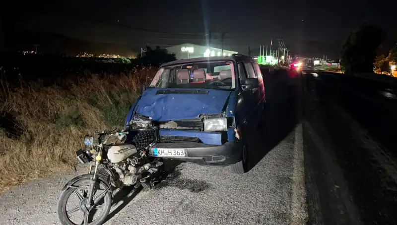 Söke'de Can Pazarı: Minibüs Motosiklete Çarptı, 3 Ağır Yaralı!