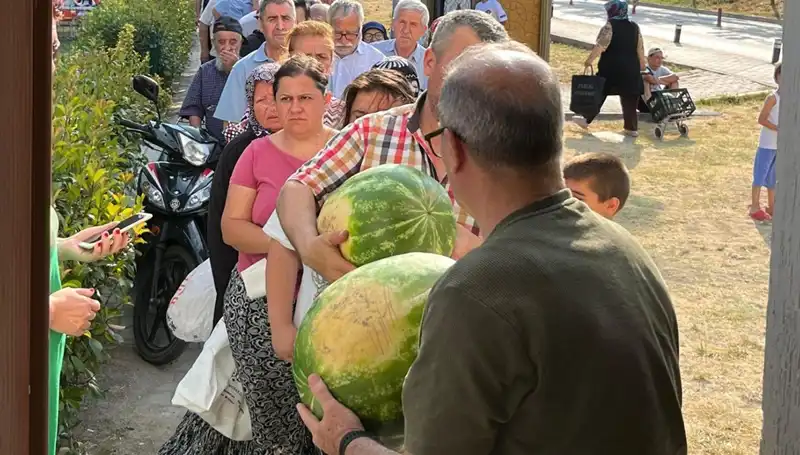 Tarlalardan Ücretsiz Dağıtım: Hasat Sezonu Beklenmedik Gelişmelerle Başladı